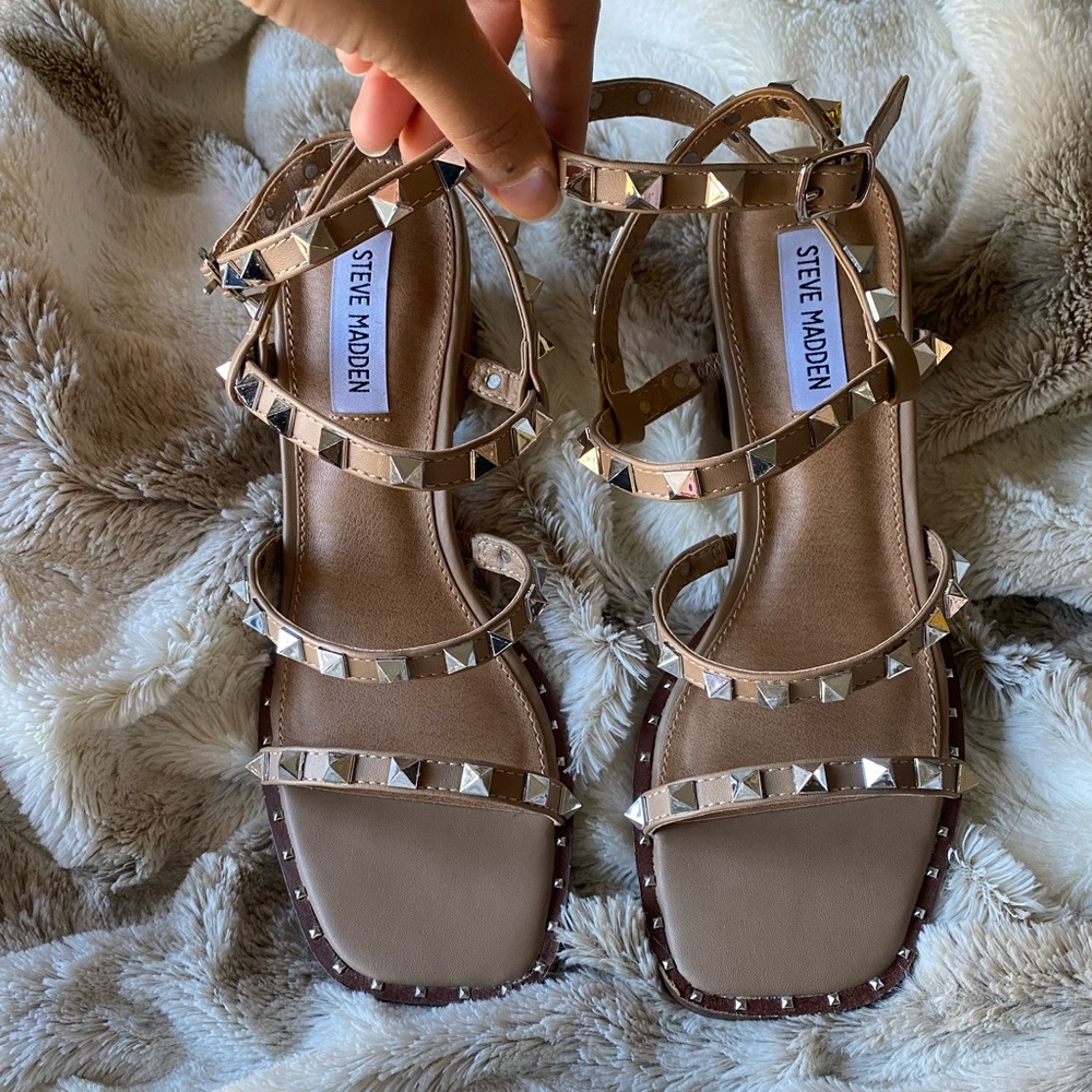 NWOT Steve Madden Impel Sandal